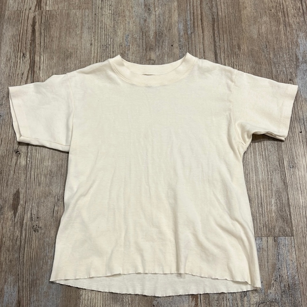 Brandy Melville cute tee- never been worn